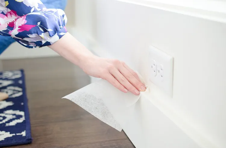 How to Clean Baseboards with Dryer Sheets