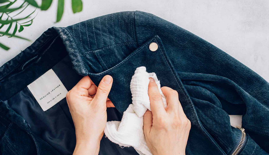 How to Remove Salt Stains From Clothes