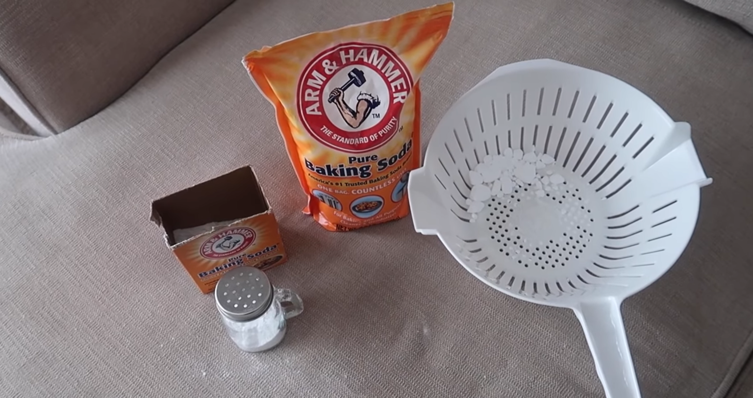 cleaning-with-vinegar-and-baking-soda